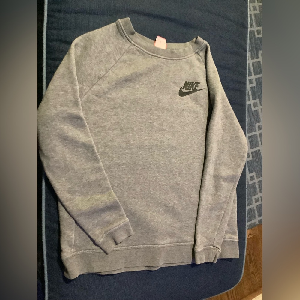 Nike Womens Rally Crewneck Sweatshirt, size M, color gray with black swoosh